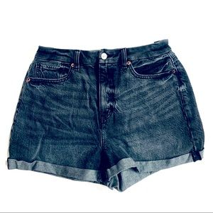 American Eagle Black Curvy Mom Short